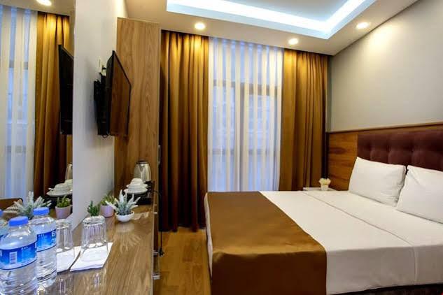 Hotel West Palace